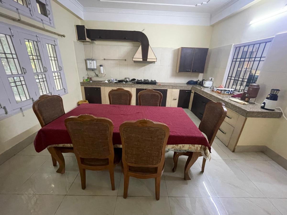 The Choudhury Manor Homestay Guwahati Exterior foto